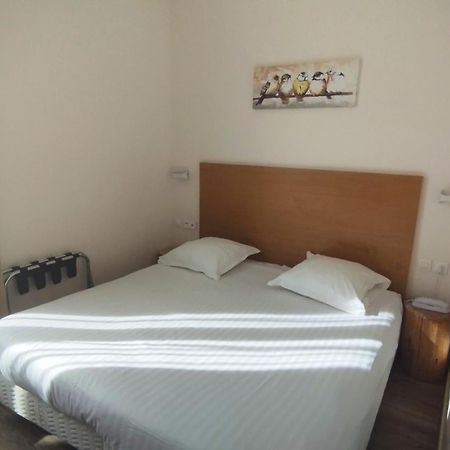 Hotel Des Arts Rueil-Malmaison Εξωτερικό φωτογραφία