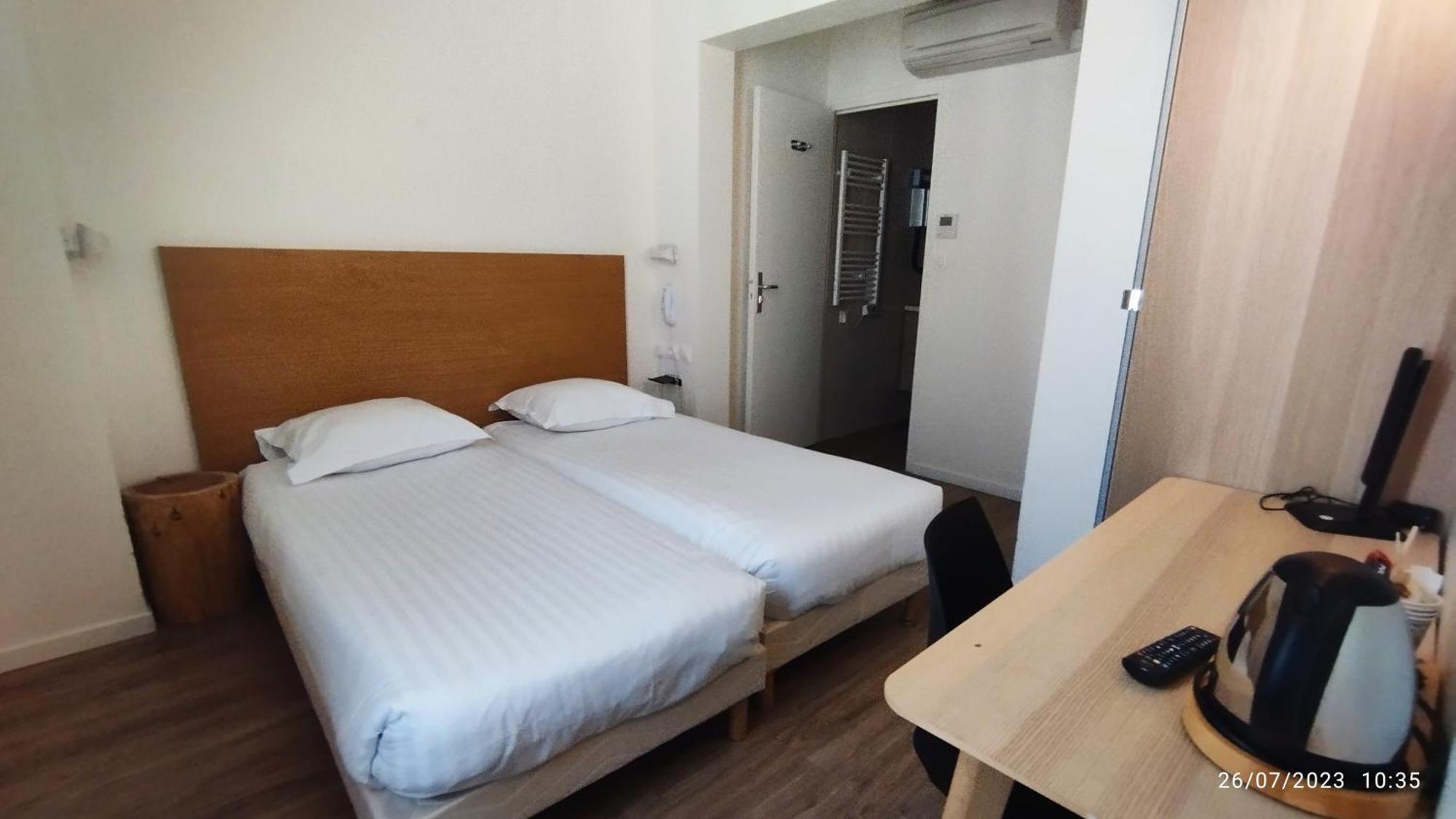 Hotel Des Arts Rueil-Malmaison Εξωτερικό φωτογραφία