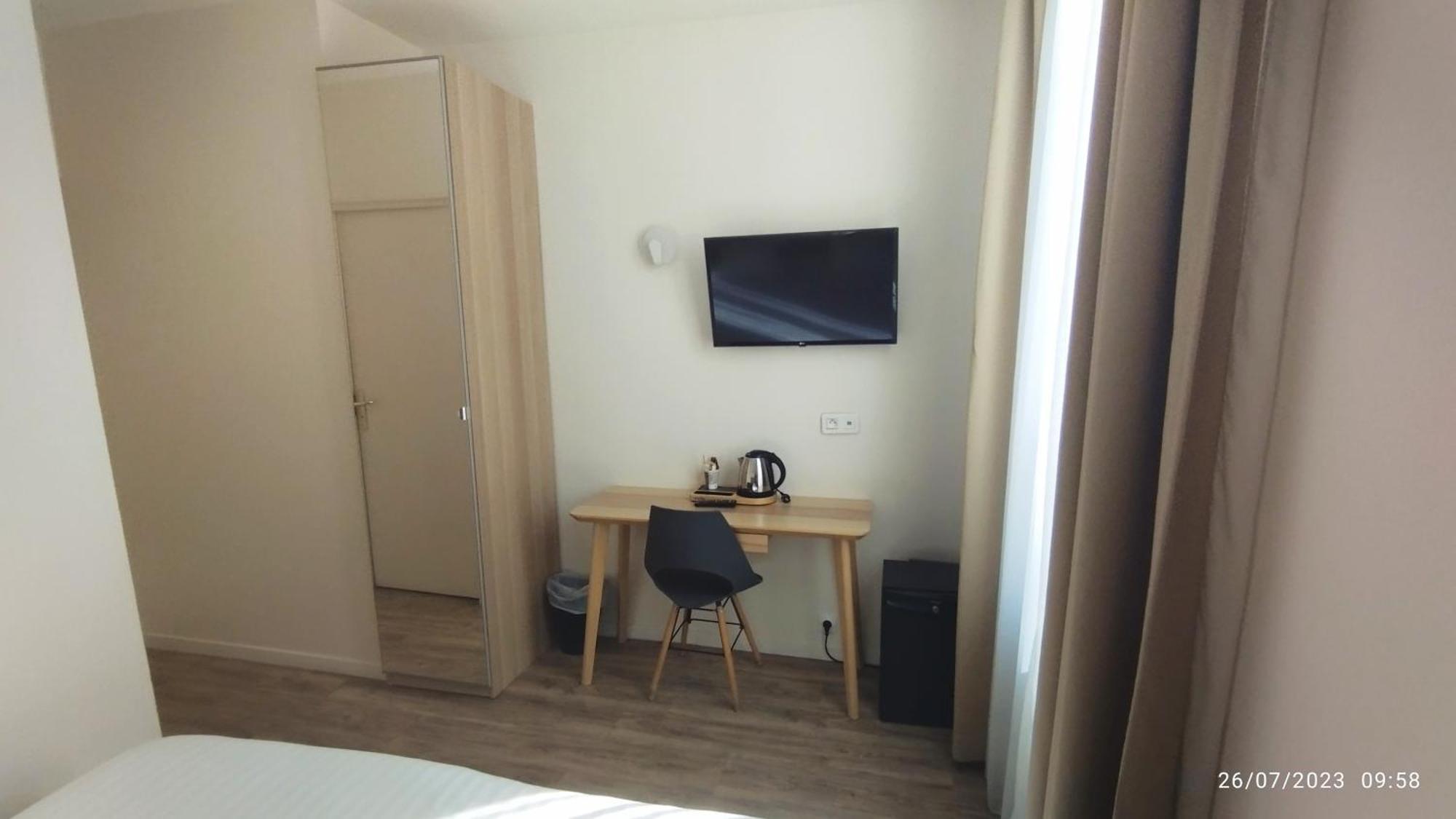 Hotel Des Arts Rueil-Malmaison Εξωτερικό φωτογραφία