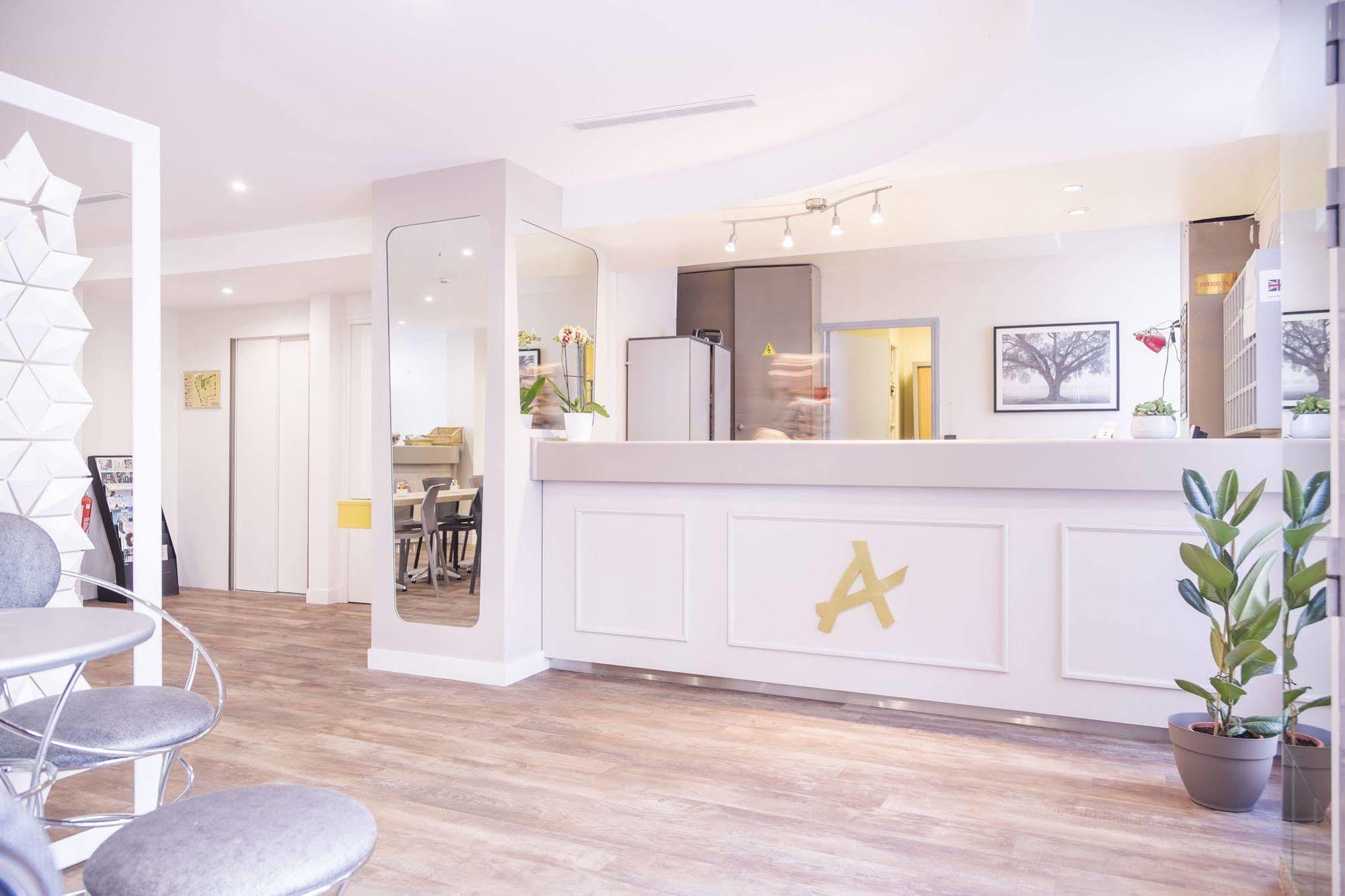 Hotel Des Arts Rueil-Malmaison Εξωτερικό φωτογραφία
