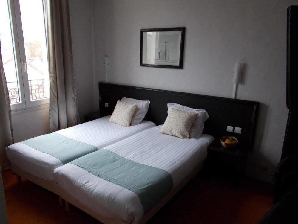 Hotel Des Arts Rueil-Malmaison Εξωτερικό φωτογραφία